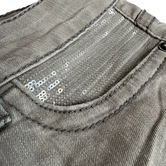 Womens Distressed Gray Denim Shorts Size 11 Sequins Casual Grunge Glam Summer - Picture 3 of 13